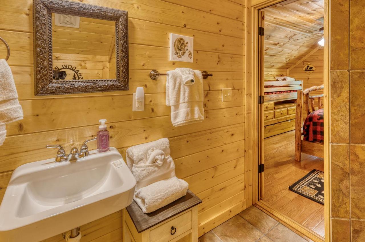 Trout N' About Your Blue Ridge Mountains Retreat, Hot Tub + Game Room! Ellijay Exterior foto