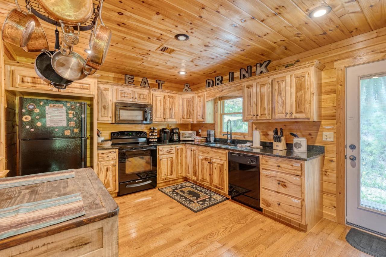 Trout N' About Your Blue Ridge Mountains Retreat, Hot Tub + Game Room! Ellijay Exterior foto